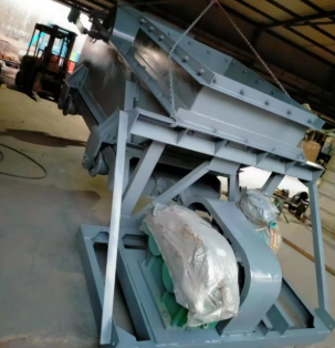 往復式給煤機車間生產現場