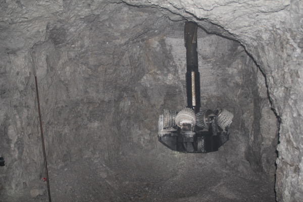 專業ZFY1.5/35/200（AT1500）反井鉆機